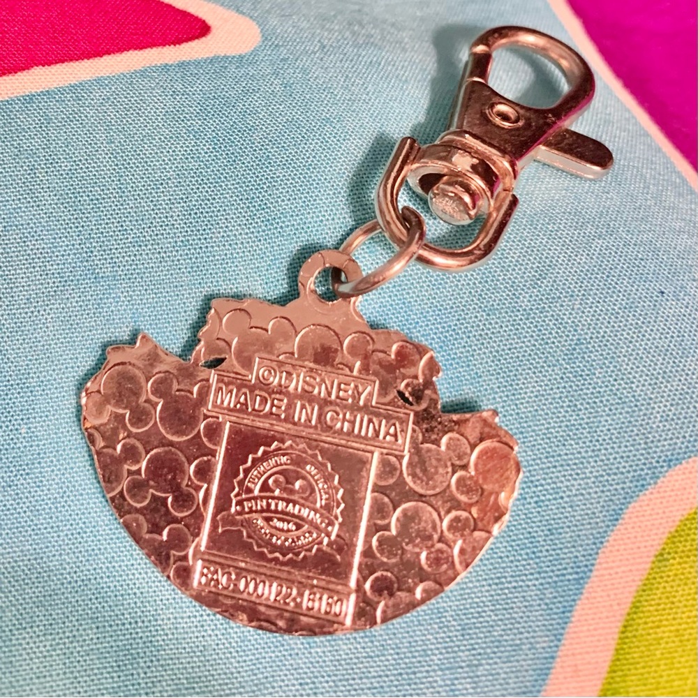NWOT Disney 2016 Cheshire Cat Lanyard Medallion - Picture 5 of 6